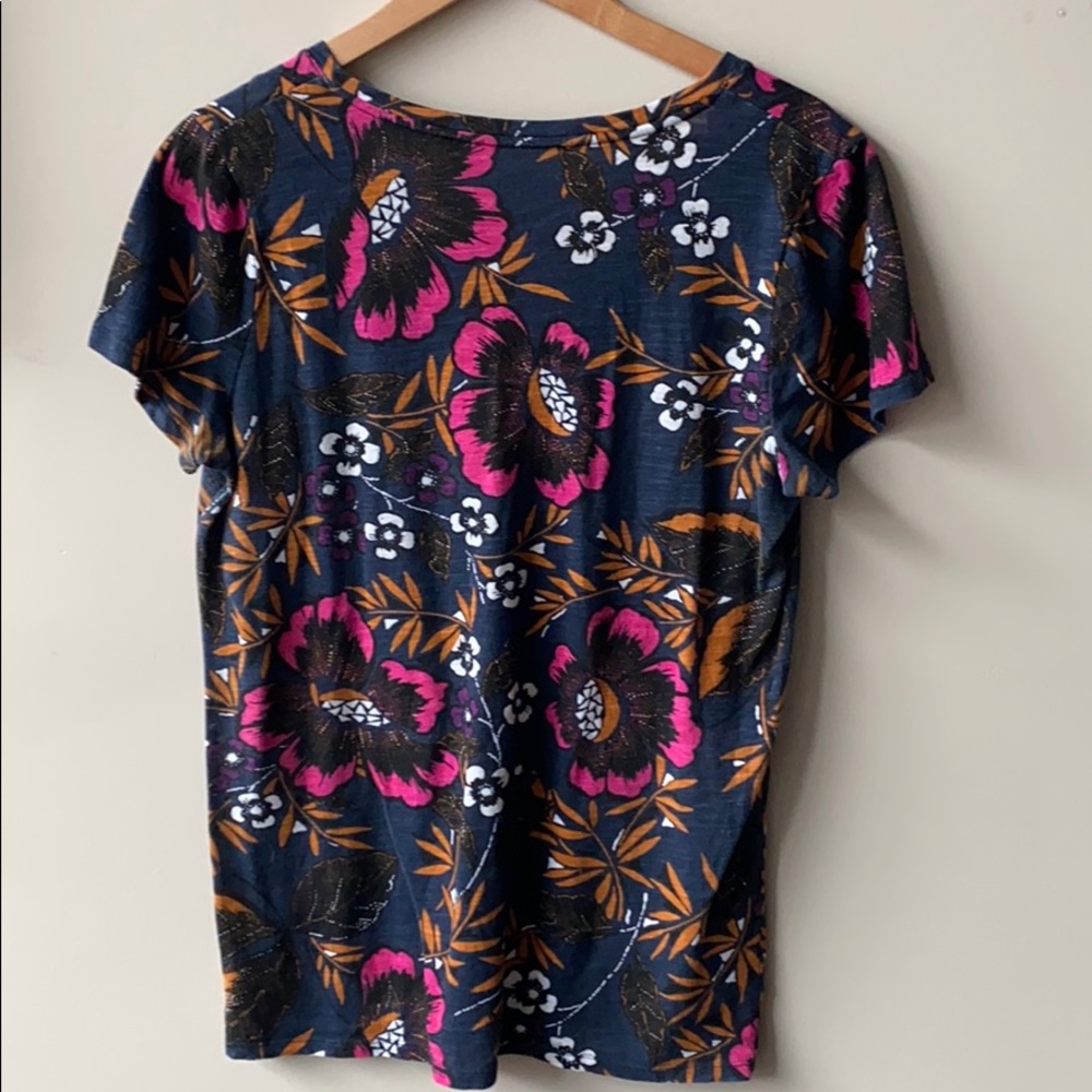 Target V Neck - Picture 4 of 4